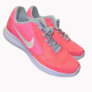 Nike Revolution shoes size 6.5 youth / Women’s size 8
